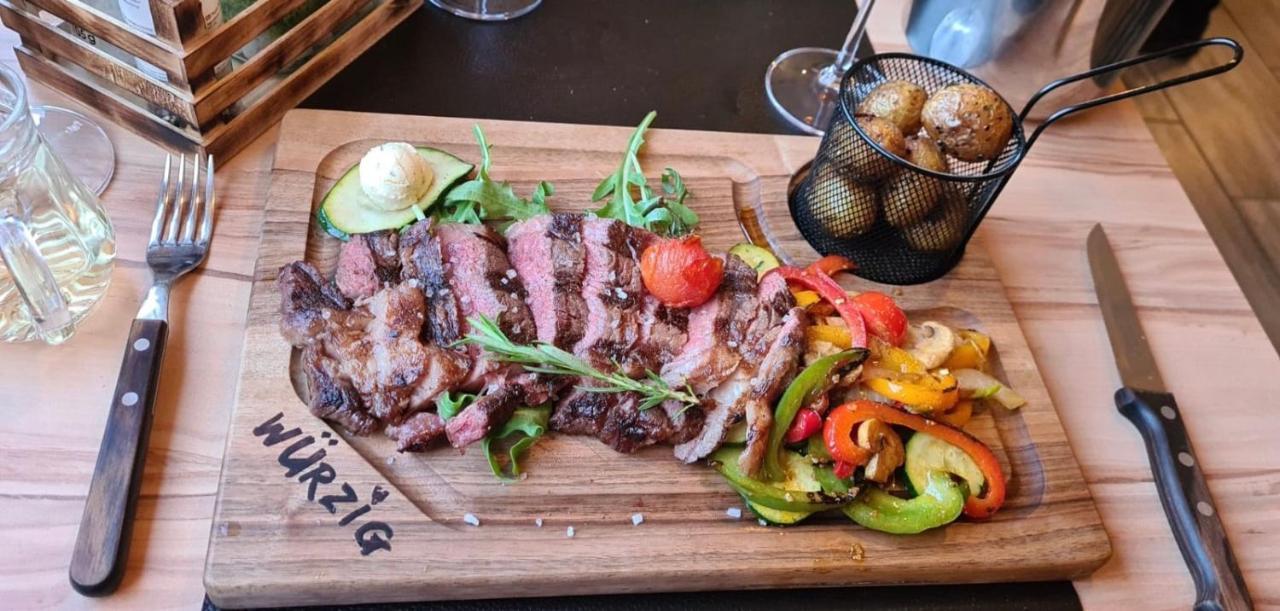 Hotel Restaurant Wuerzig In Ürzig Εξωτερικό φωτογραφία